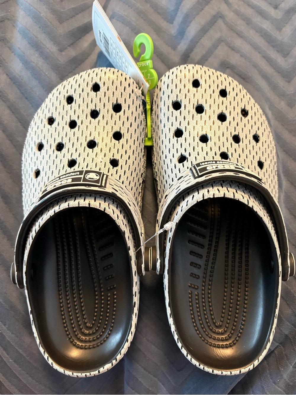Crocs NWT Kids Classic Iconic Comfort Clog Sandals Black White Size 3